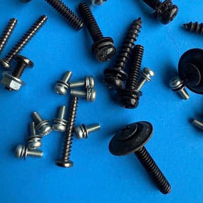 Peavey VYPYR 15W Guitar Amplifier Part: Random Cabinet & PCB Screws Washers image 3
