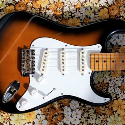 Squier Stratocaster 57' RI 1982 JV Japan Export 3,17kg! USA Fullerton Black Bobbins PUs 100% orig ! image 1