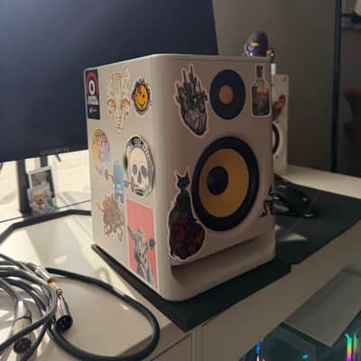 KRK RP-5 Rokit G4 2-Way 5" Active Studio Monitors (Pair) 2019 - 2021 - White image 2
