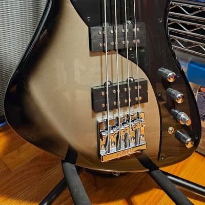 2022 Fender Player Plus Active Meteora Bass Silverburst image 1