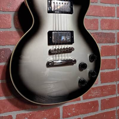 Epiphone Les Paul Custom Pro silver burst! With hardcase image 1