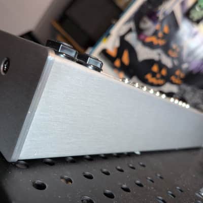Intellijel 4U 62HP Palette Modular Eurorack Powered Synth Case / Skiff with MIDI adapter and PSU 2019 - Present - Stealth Black image 9