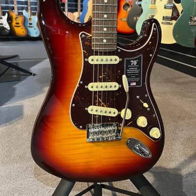Fender 70th Anniversary American Professional II Stratocaster 2024 - Comet Burst image 1
