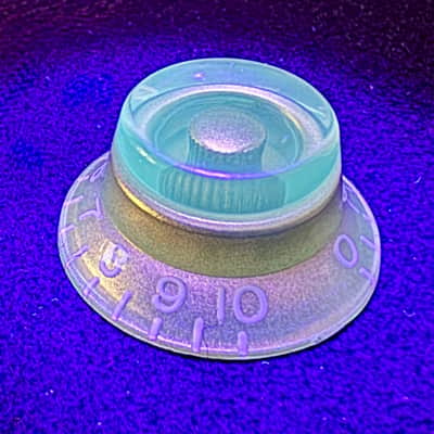 Gibson OEM Custom Shop PREMIUM Correct Vintage Spec Butyrate Knobs Light Aged Les Paul 1959 Reissue Embossed Top Hat Knobs Relic Set of 4 image 4