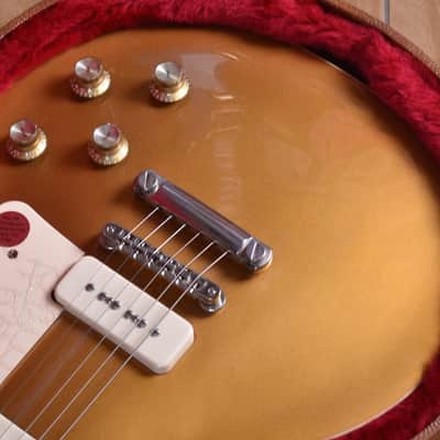Gibson Les Paul Classic Gold Top image 2