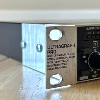 Behringer Ultragraph Pro FBQ1502 15-Band Stereo EQ image 4