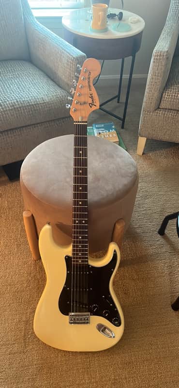 1976 Fender Stratocaster Hardtail with 3-Bolt Neck, Rosewood Fretboard 1971 - 1977 - Olympic White image 1