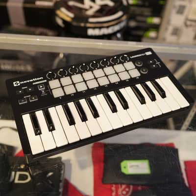 Novation Launchkey Mini 25 MKII Keyboard Controller - Used image 2