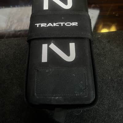 Native Instruments Traktor X1 MK3 + bag ( Like new ) image 2