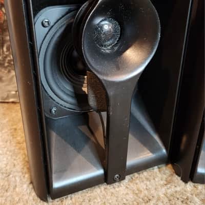 Klipsch Klipsch Rebel KSS-2 is a 2-way, horn-loaded bookshelf speaker 1997 - Black image 4