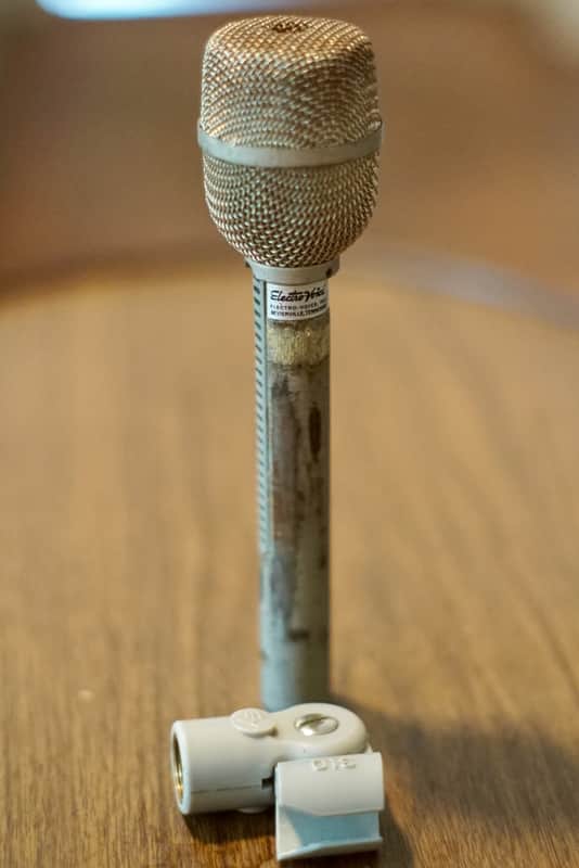 Electro-Voice RE11 Supercardioid Dynamic Microphone image 1