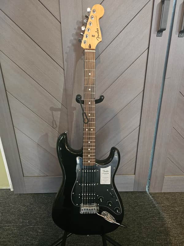 Fender Standard Stratocaster 2026 - Black