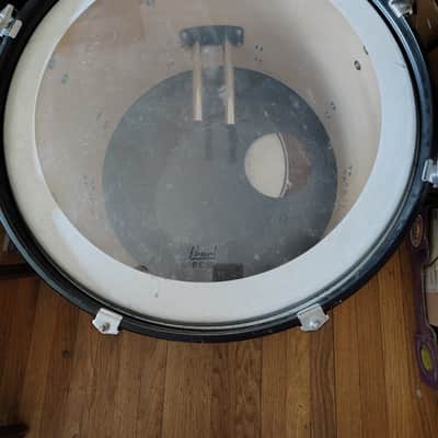 Pearl Export Series 1980s drumkit w/ hardware & two cymbal & Hi hat stands. No cymbals included image 5