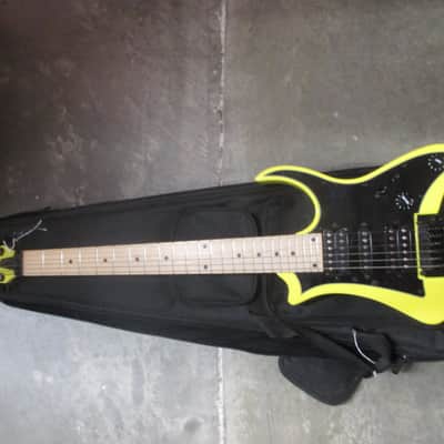 Traveler V88S Vaibrant 88 Standard 2019 - Present - Electric Yellow image 1