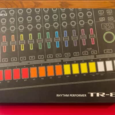 Roland TR-8S AIRA Rhythm Performer with Sample Playback 2018 - Present - Black image 10