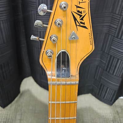 1982 Peavey T-30 USA Electric Guitar – Ultra-Slim Neck – Super Ferrite Pickups – Original Hard Case image 5