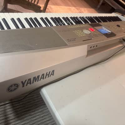 Yamaha DGX-505 88-key Arranger Keyboard image 7