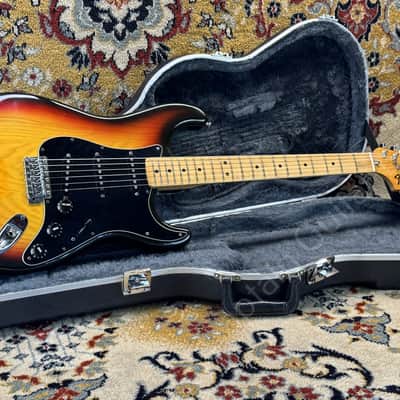 1977 Fender - Stratocaster - Sunburst - ID 5971 image 2