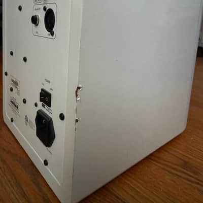 KRK RP-6 Rokit G3 2-Way 6" Active Studio Monitors (Pair) 2014 - 2018 - White image 5