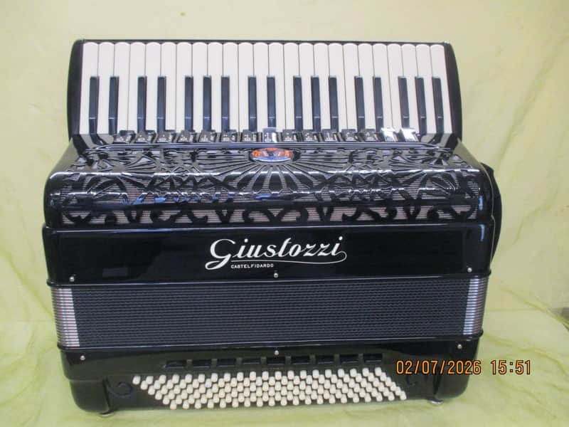 Guistozzi 2+2 Accordion image 1