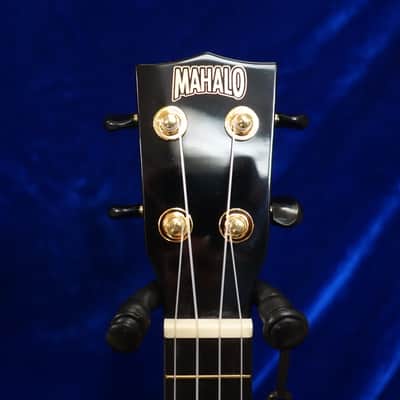 Immagine Mahalo 2511BKP Ukulele Rainbow MR1 Black with Essential Pack - Black - 2