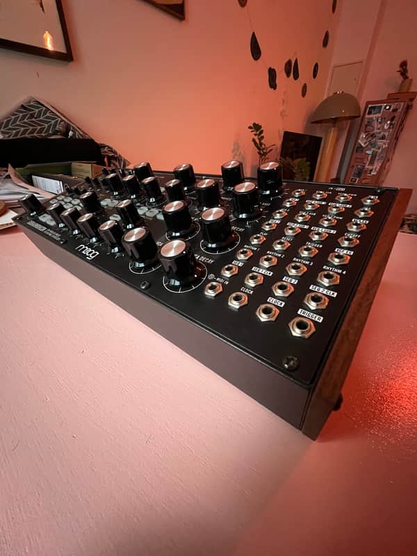 Moog Subharmonicon