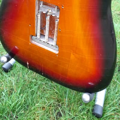 Fender AVRI Stratocaster 1983 - Sunburst image 9