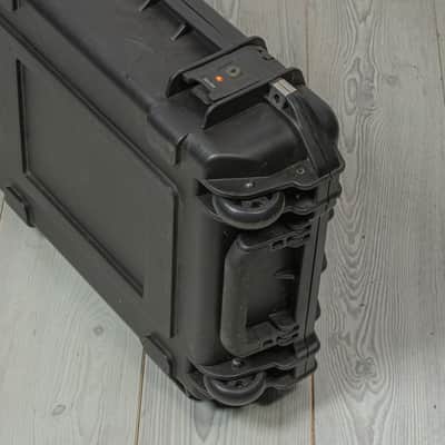 SKB - iSeries Waterproof Les Paul Flight Case - Black USED image 7