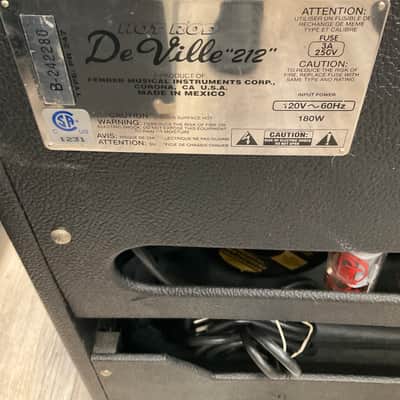 Fender Hot Rod DeVille 212 3-Channel 60-Watt 2x12" Guitar Combo 1996 - 2001 - Black image 8