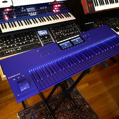 Native Instruments Komplete Kontrol S49 Mk2 - Purple 25th