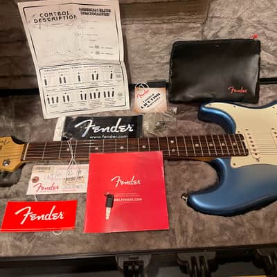 Fender American Elite Stratocaster with rosewood Fretboard 2016 - 2019 - Sky Burst Metallic image 6