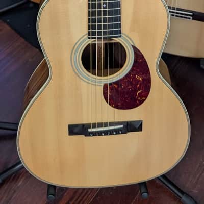 Eastman Guitars E20OO Thermo-cured Acoustic Guitar - Natural image 1