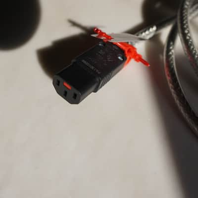HUM Audio LAAL - Lookahead Analog Limiter - MINT - w/ Mogami XLR cables as extra - Original owner image 11