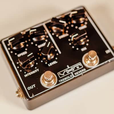 VHT AV-MV1 Melo-Verb Tremolo and Reverb Pedal | Reverb