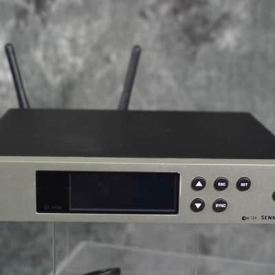 Sennheiser EWD 835 Evolution Digital Wireless Handheld Microphone set image 2