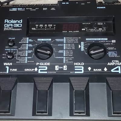 Roland GR-30 Guitar Synthesizer 1996 - 2000 - Black