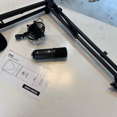 Mackie EM-91C Large-diaphragm Condenser Microphone w/ K&M Desktop Boom Arm image 2