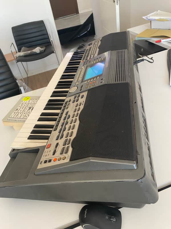 Yamaha PSR-9000 61-Key Arranger Workstation