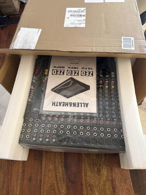 Allen & Heath ZED-16FX 16-Channel Mixer with Effects 2012 - Present - Black/Red image 1