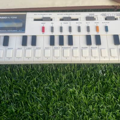 Casio VL-1 VL-Tone 29-Key Synthesizer Keyboard 1979 - 1984 - White- casio vltone image 4
