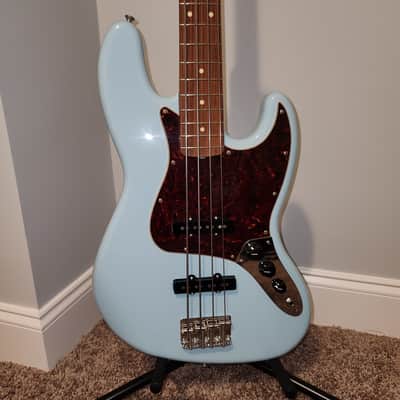 Fender Vintera '60s Jazz Bass with Pau Ferro Fretboard 2019 - Present - Daphne Blue image 1