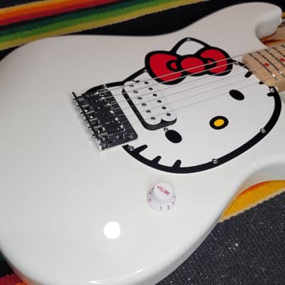 Squier Hello Kitty Stratocaster 2024 - 2025 - White image 6