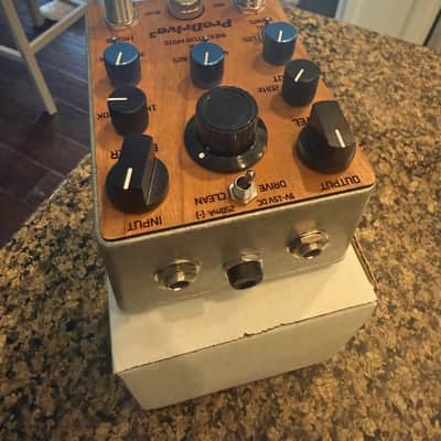 Pettyjohn Electronics Predrive 3 2026 - Wood grain image 3