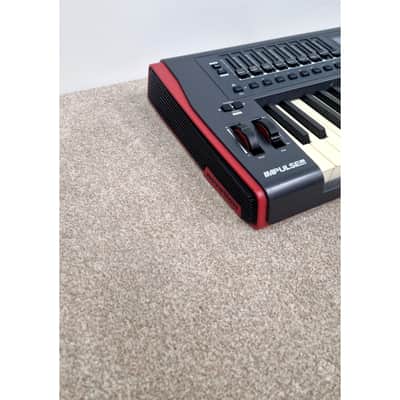 Novation Impulse 49 - MIDI Controller - Black - Good image 12