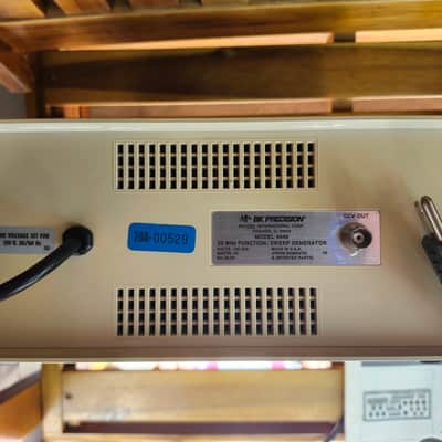 B&K Precision 4040 20 MHz Sweep/Function Generator 1995 image 3