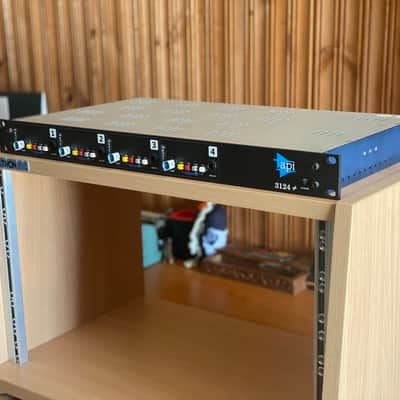 API 3124+ 4-Channel Mic Preamp – Mint! image 2