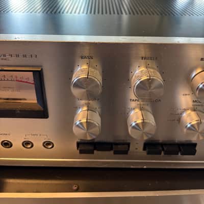 Accuphase E-202 integrated pre amp image 3