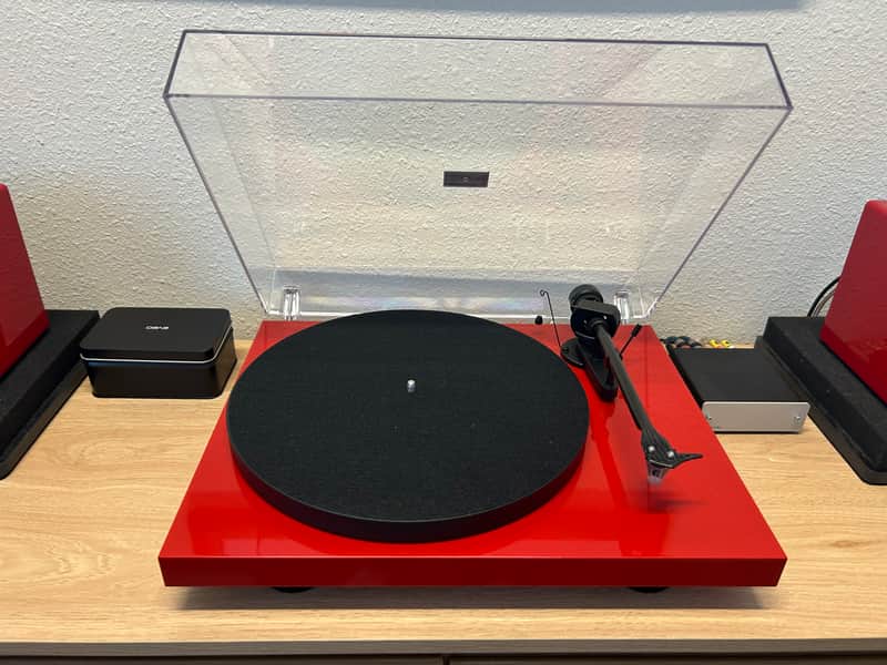 Pro-Ject Debut Carbon EVO II Belt Drive Turntable 2020 - Present - Red