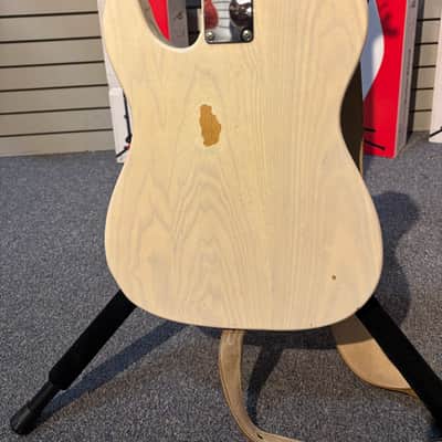 Fender Pre-Owned 50s Telecaster with Bigsby, Cowhide Pickguard image 5