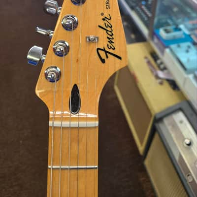 Fender Mexican Standard Stratocaster 2013 - Sunburst image 4